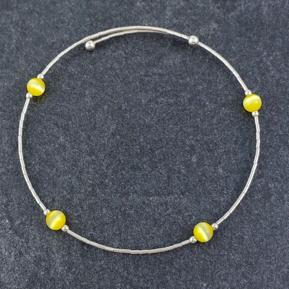 Vintage Sterling Silver Simulated Yellow Cat's Eye Bead Memory Wire Bracelet 8" - Picture 1 of 4